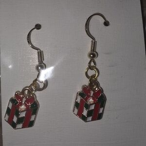 10 for $25!!!Present earrings new
